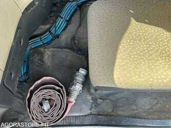 2009-renault-stratos-48773256