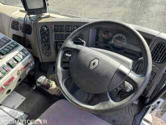 2009-renault-stratos-48773259