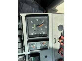 2009-renault-stratos-48773264