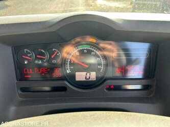 2009-renault-stratos-48773269
