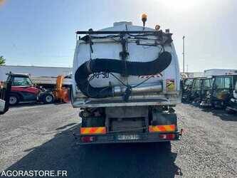2009-renault-stratos-48773286