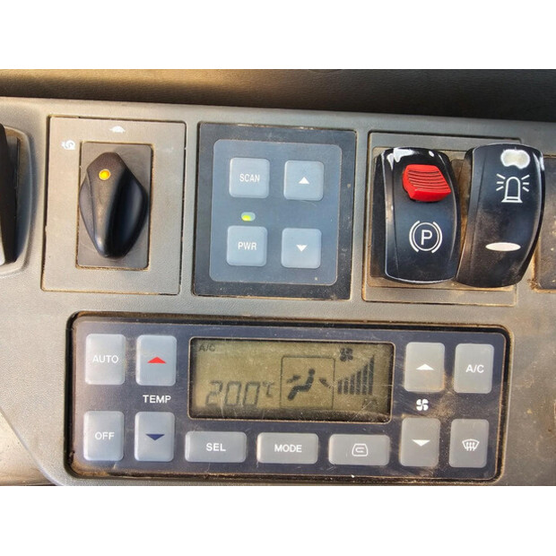 2016 Doosan DX170W-5-48780465