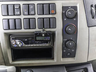 2010-volvo-fl-240-1478072-48780670