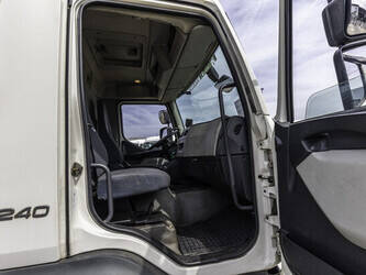 2010-volvo-fl-240-1478072-48780671
