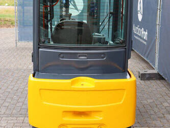 2012-jungheinrich-efg-320-1478134-48781001