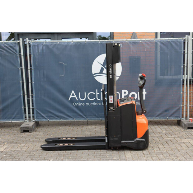 2015 BT SWE140L-48781261