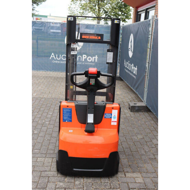 2015 BT SWE140L-48781264