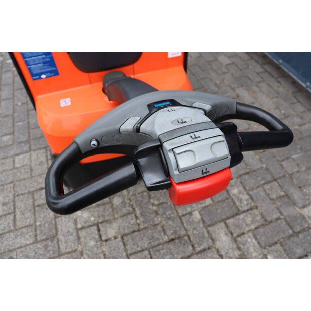 2015 BT SWE140L-48781275