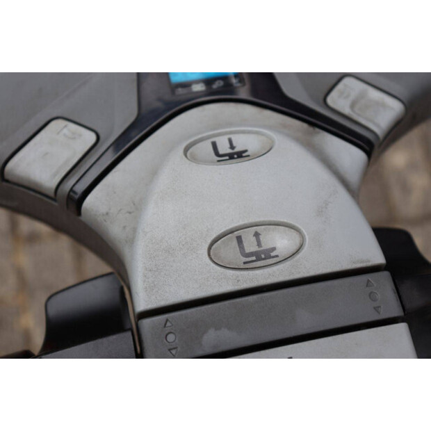 2015 BT SWE140L-48781276