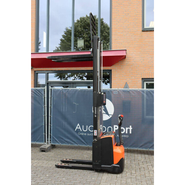 2015 BT SWE140L-48781285