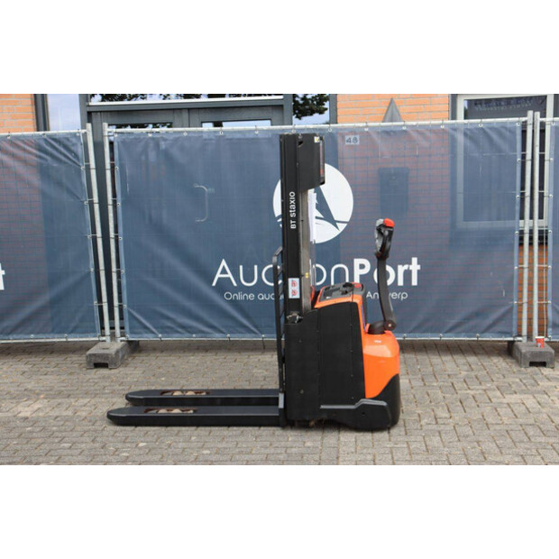 2015 BT SWE140L-48781394