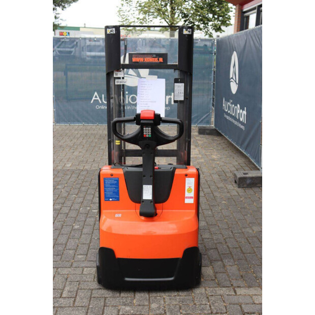 2015 BT SWE140L-48781397