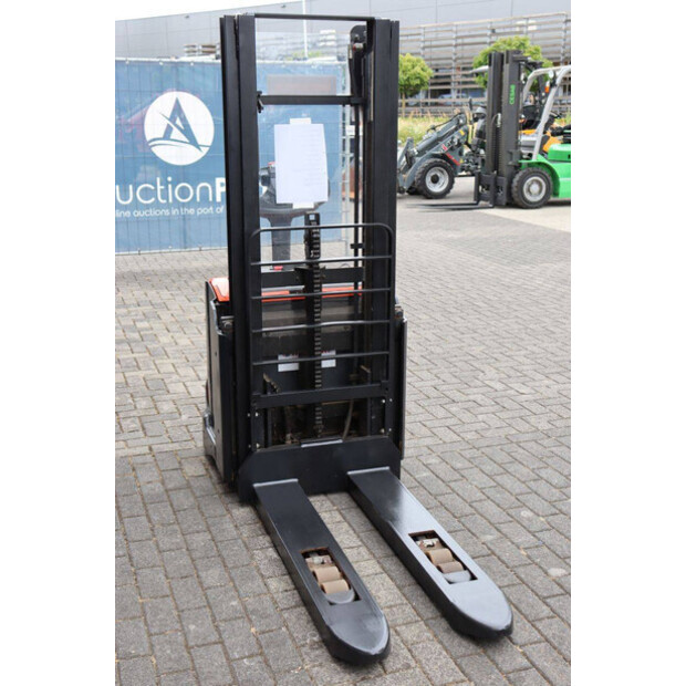 2015 BT SWE140L-48781399
