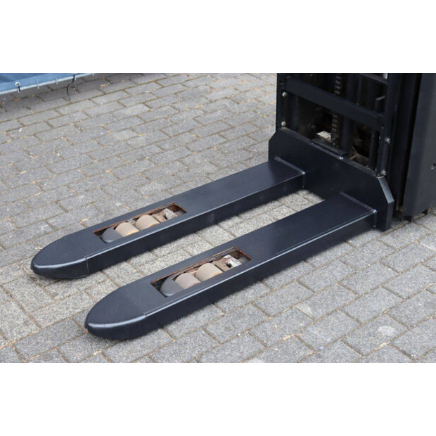 2015 BT SWE140L-48781402