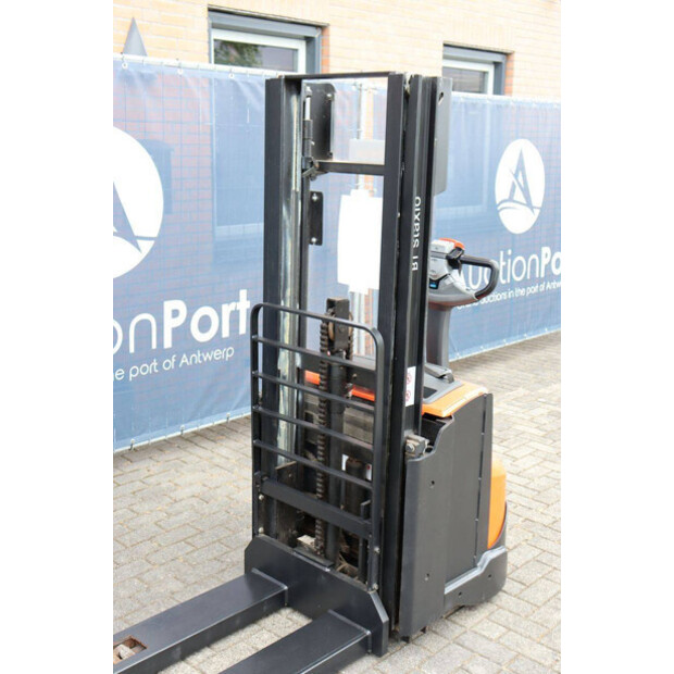 2015 BT SWE140L-48781403