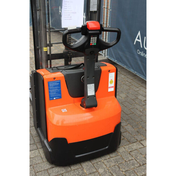2015 BT SWE140L-48781405