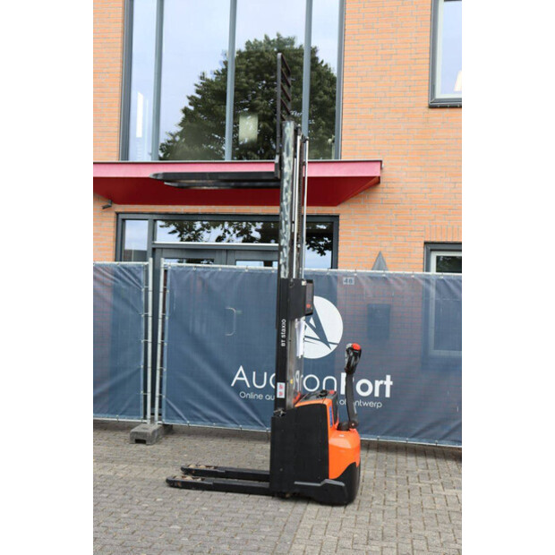 2015 BT SWE140L-48781421