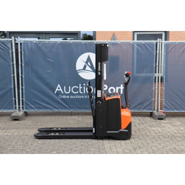 2015 BT SWE140L-48781454