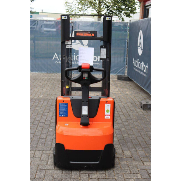 2015 BT SWE140L-48781457