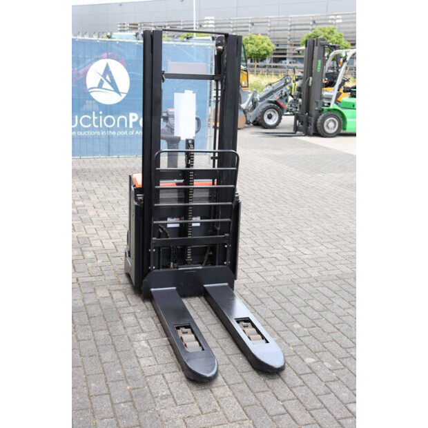 2015 BT SWE140L-48781459