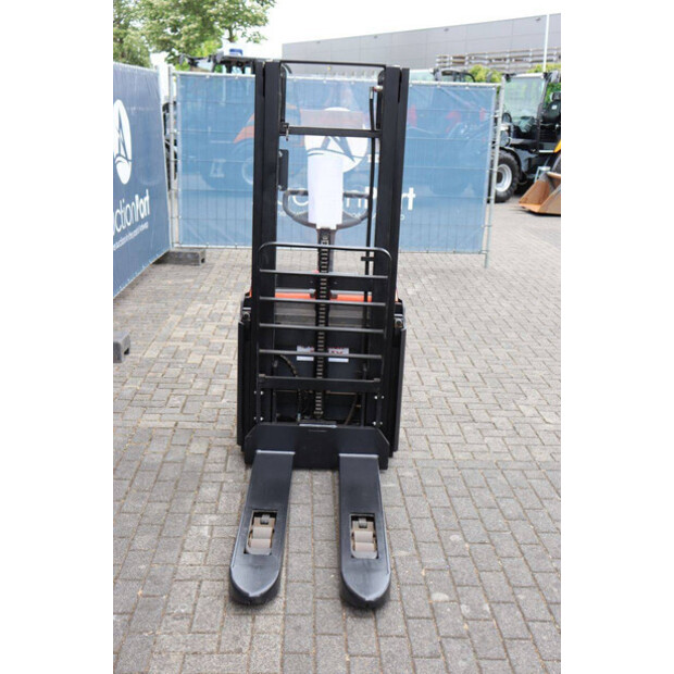 2015 BT SWE140L-48781460