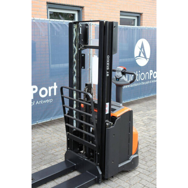 2015 BT SWE140L-48781464