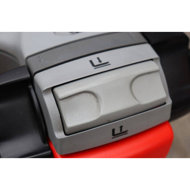 2015 BT SWE140L-48781476