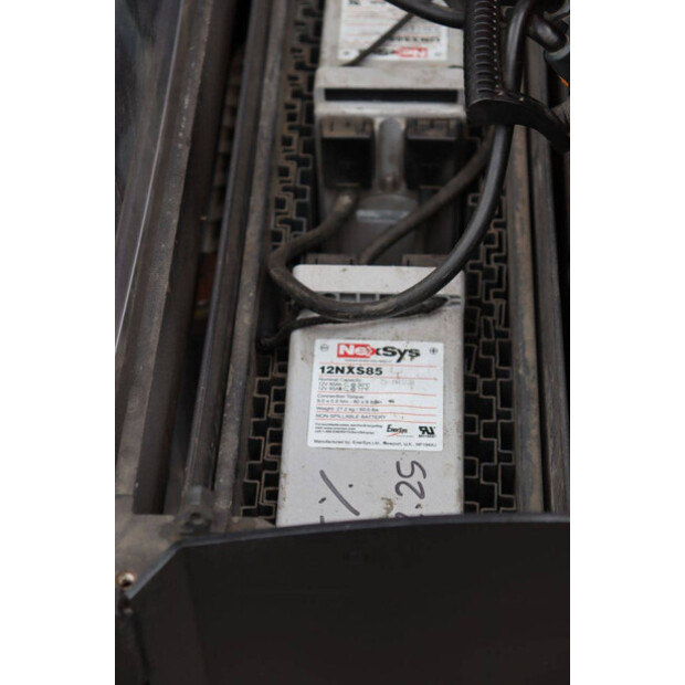 2015 BT SWE140L-48781479