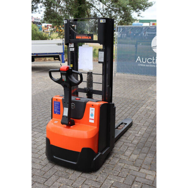2016 BT SWE140L-48781519