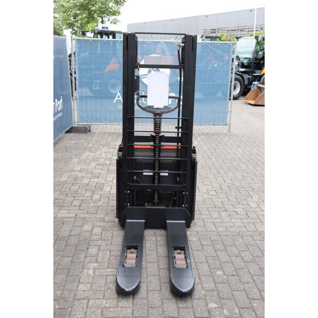2016 BT SWE140L-48781521