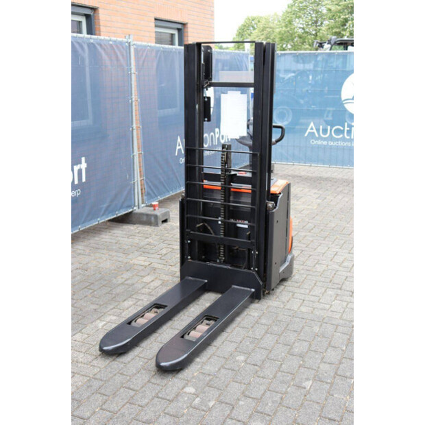 2016 BT SWE140L-48781522