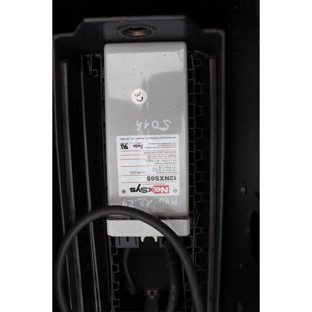 2016 BT SWE140L-48781539