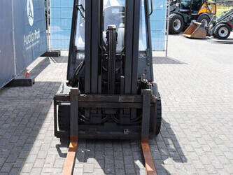 2003-linde-e30-02-1478163-48781990