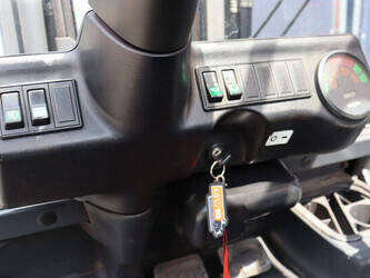 2003-linde-e30-02-1478163-48782014
