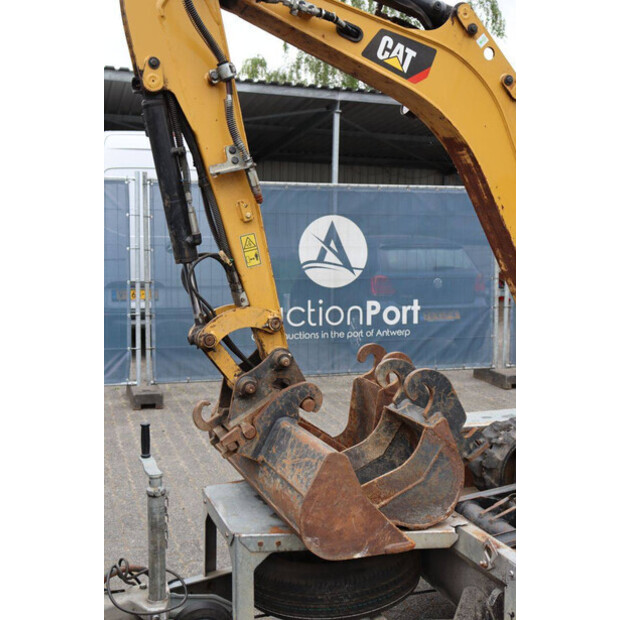 Caterpillar 301.8-48782844