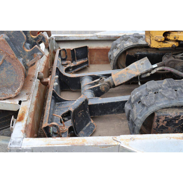 Caterpillar 301.8-48782850