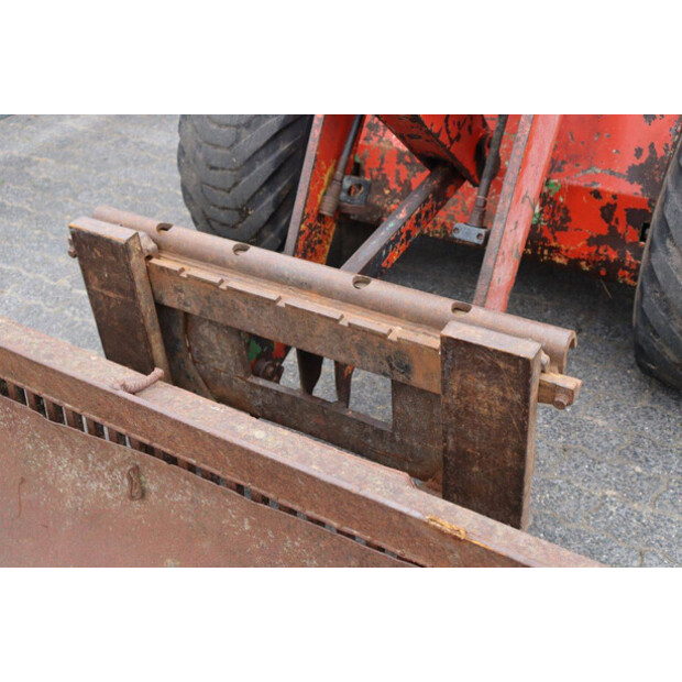 1991 Weidemann 3002 D/M-48783020
