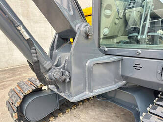 2010-volvo-ec60c-1478229-48784072