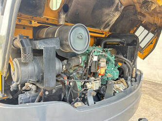 2010-volvo-ec60c-1478229-48784083