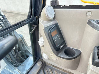 2010-volvo-ec60c-1478229-48784092