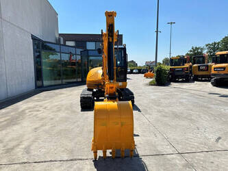 2011-jcb-8056-1478237-48784388