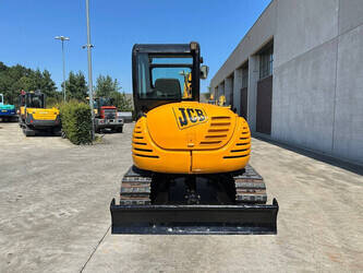 2011-jcb-8056-1478237-48784392