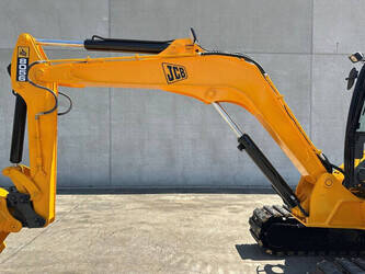 2011-jcb-8056-1478237-48784400