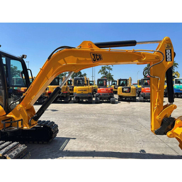 2011 JCB 8056-48784401