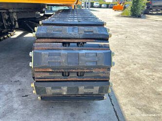 2011-jcb-8056-1478237-48784404