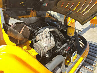2011-jcb-8056-1478237-48784416