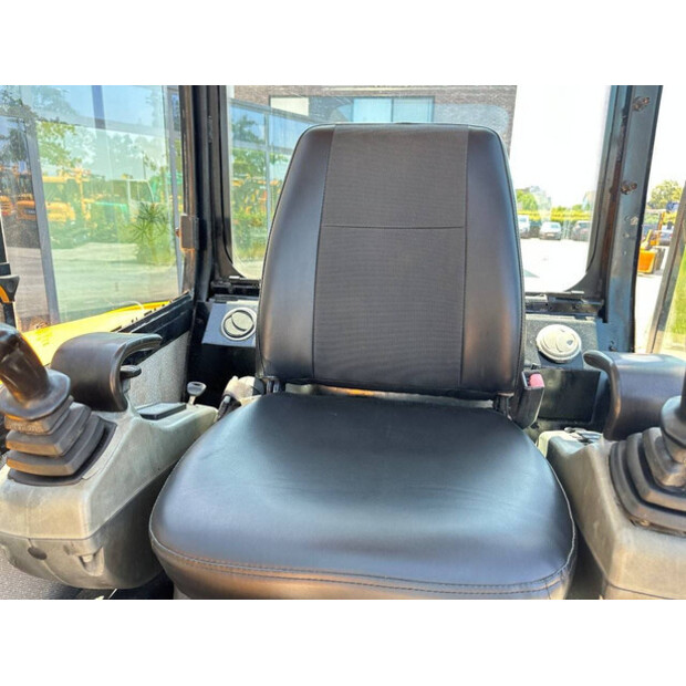 2011 JCB 8056-48784425
