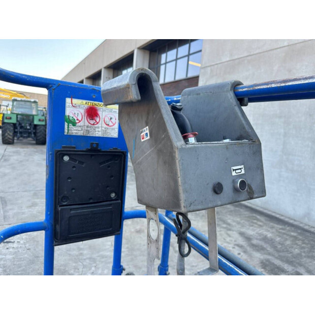 2002 UPRIGHT MX-19-48785004