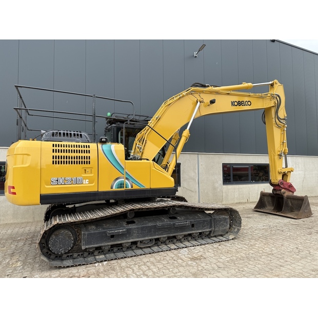 2021 كوبيلكو SK210LC-10E-48793771