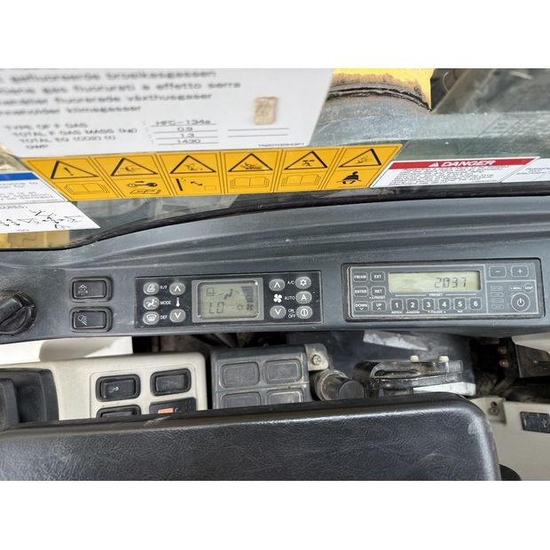 2021 كوبيلكو SK210LC-10E-48793783